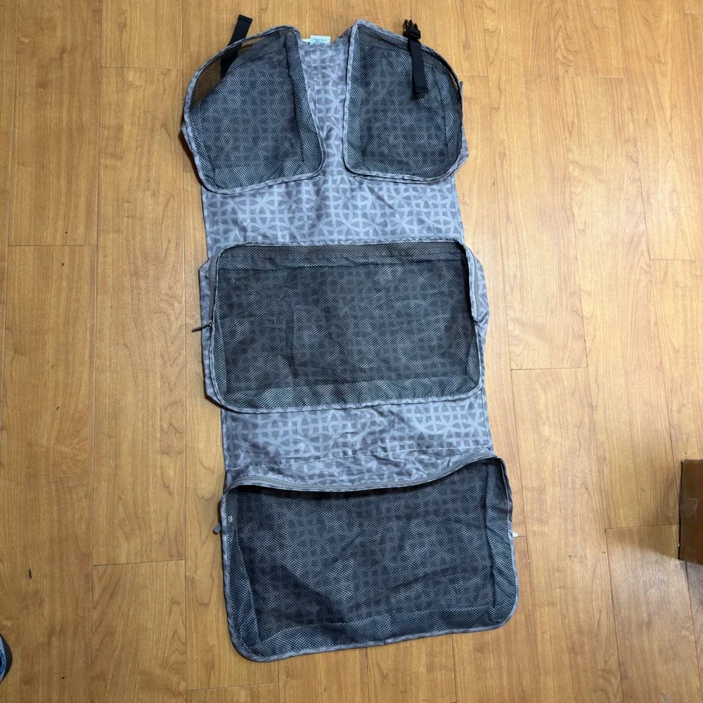 RuMe 2-in-1 Garment Travel Organizer Grey Geometric Hanging Packing Cubes Bag